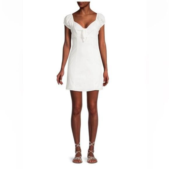 NWT Socialite Tie-Front Puff Sleeve White Mini Dress size medium - Picture 1 of 7